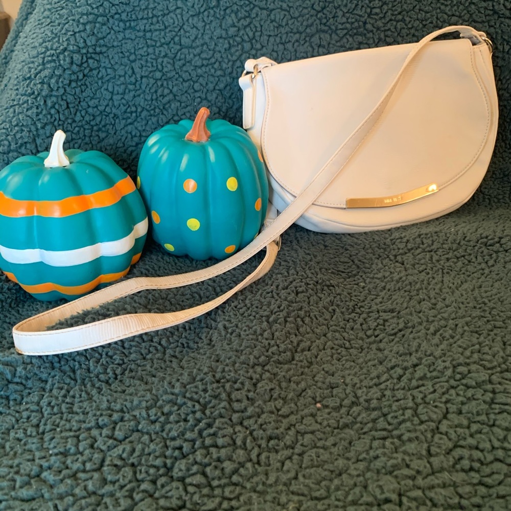 Nine West white cross body travel bag